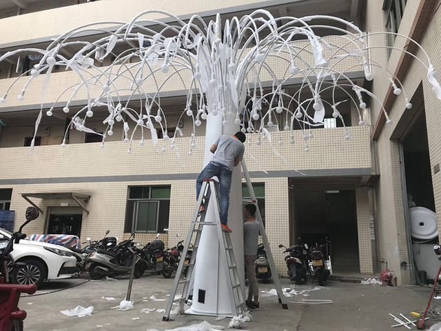 Designer style custom-made large chandelier with branch shape